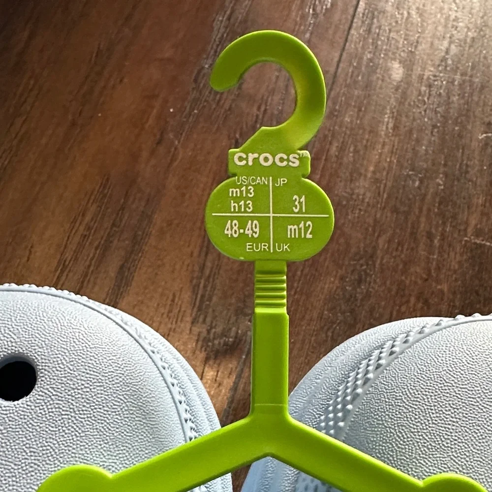 CROCS cozy stylish